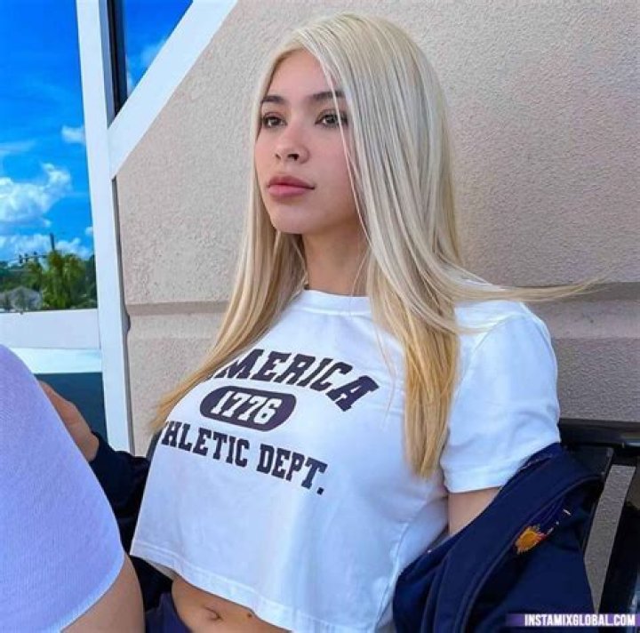 Aishah Sofey: Exploring the Life and Achievements of a Remarkable Personality