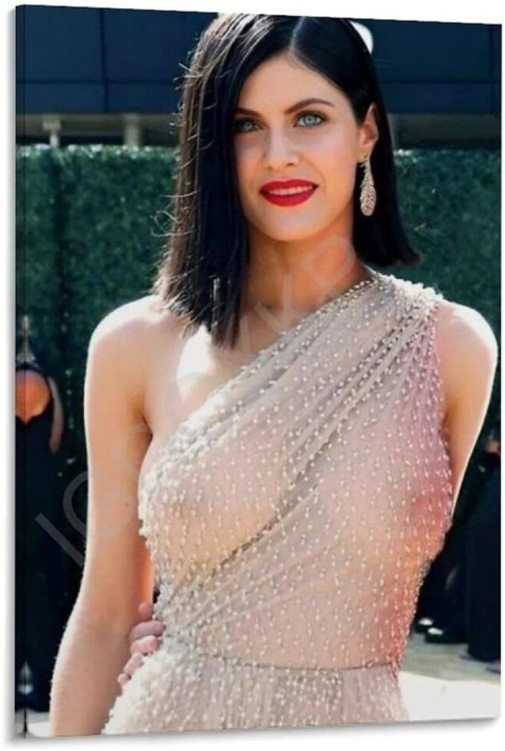 Alexandra Daddario Nudes: Debunking Myths, Exploring Her Career, and Understanding Privacy in the Digital Age