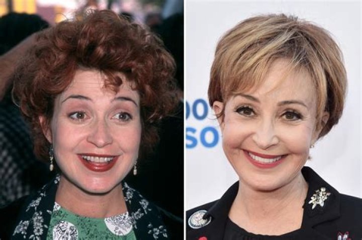 Annie Potts Plastic Surgery: Before & After Photos & Rumors