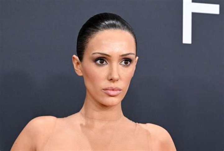 Bianca Censori Fake Tits: Uncovering the Truth Behind the Rumors