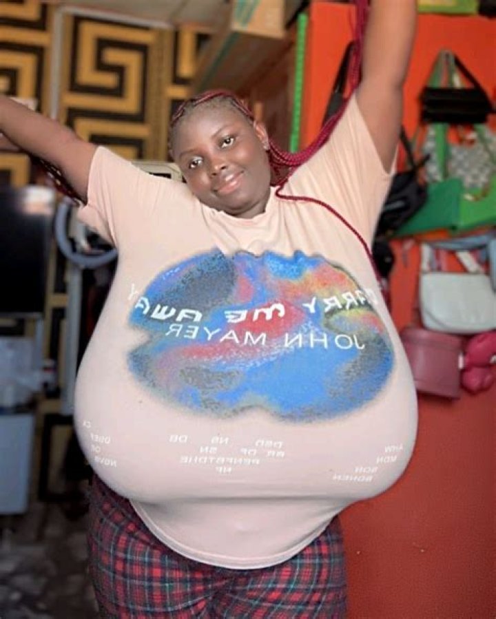 Busty Vivian: The Rise of a Digital Age Sensation