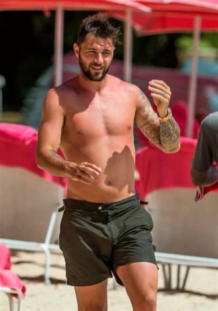 Charlie Austin Cryer: The Story Behind the Viral Phenomenon