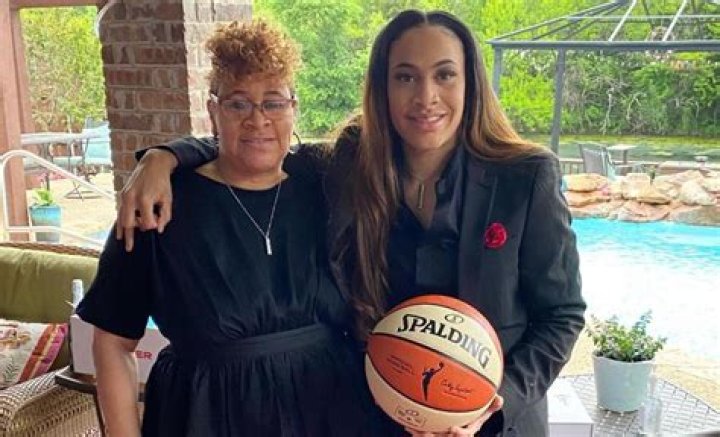 Who is Chennedy Carter's Wife? Discover Her Marriage | Relationship