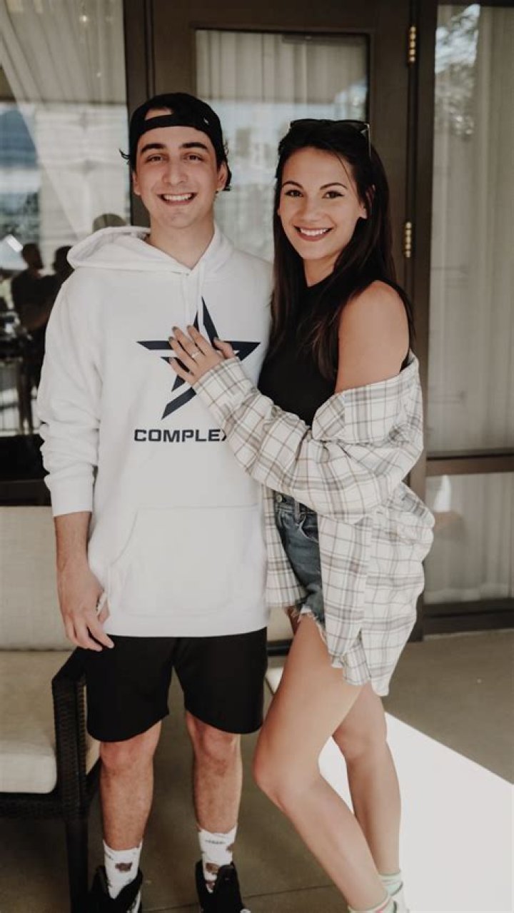 Everything You Need to Know About Cloakzy Girlfriend: A Deep Dive into His Personal Life