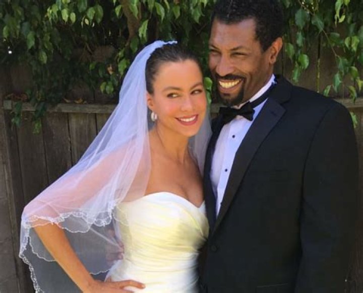 Deon Cole's Wife: Everything You Need to Know
