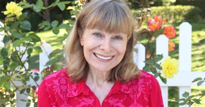 Discovering the Life and Laughter of Jenny Jones: Comedian Extraordinaire