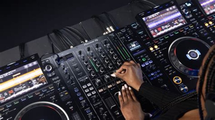 DJ Casero Hub: Your Ultimate Destination for Exclusive DJ Content