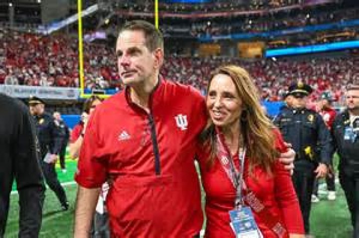 Drake's Wife: Exploring the Life, Relationships, and Journey of the Global Icon