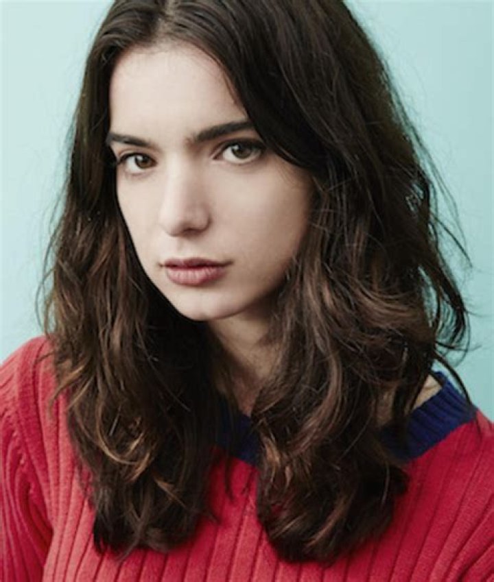 Dylan Gelula: The Rising Star of Hollywood