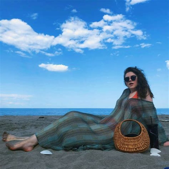 Emma Culligan Photos: Stunning Images & Pics