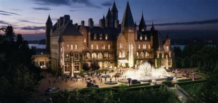 The Allure of Gatsby House: A Deep Dive into the Iconic Symbol of the Jazz Age