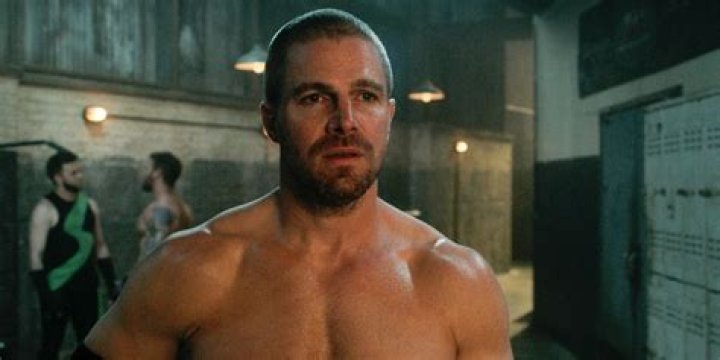 How Much Did Stephen Amell Weigh in Arrow: A Comprehensive Guide