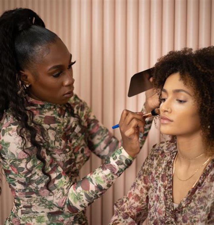 How Much Do Celebrity Makeup Artists Make? A Deep Dive Into Their Glamorous Careers