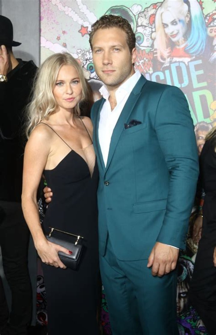 Unveiling Jai Courtney's Wife: A Deep Dive into Their Relationship
