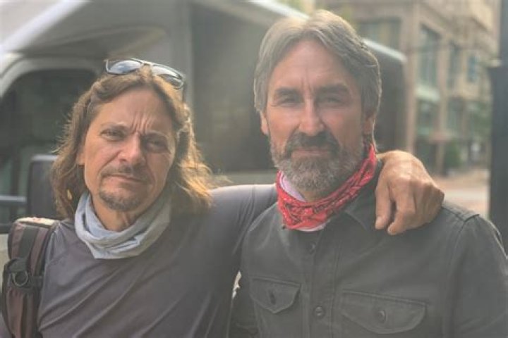 American Pickers: Jersey Jon's Leg - Iconic Finds & Stories