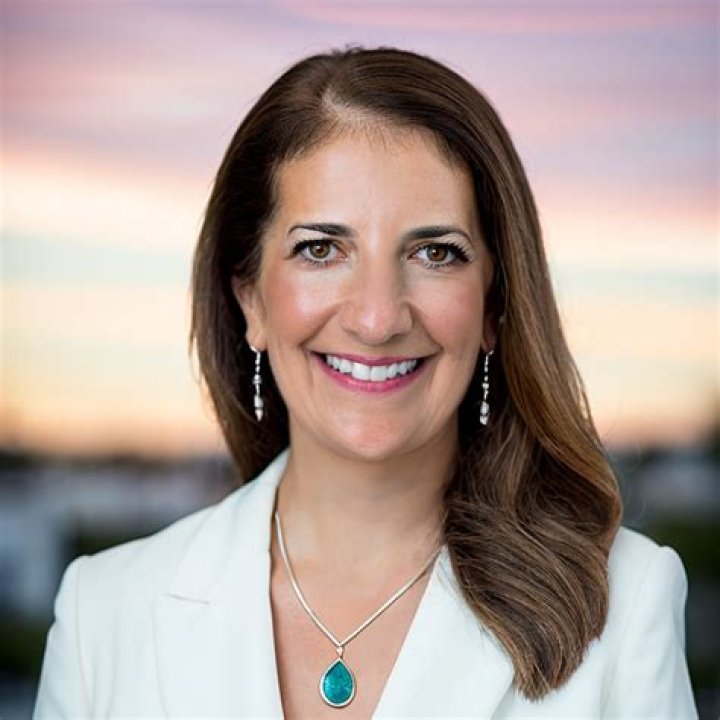 Jill Rhodes: Inspiring Leader &amp; Entrepreneur Revolutionizing the Business World