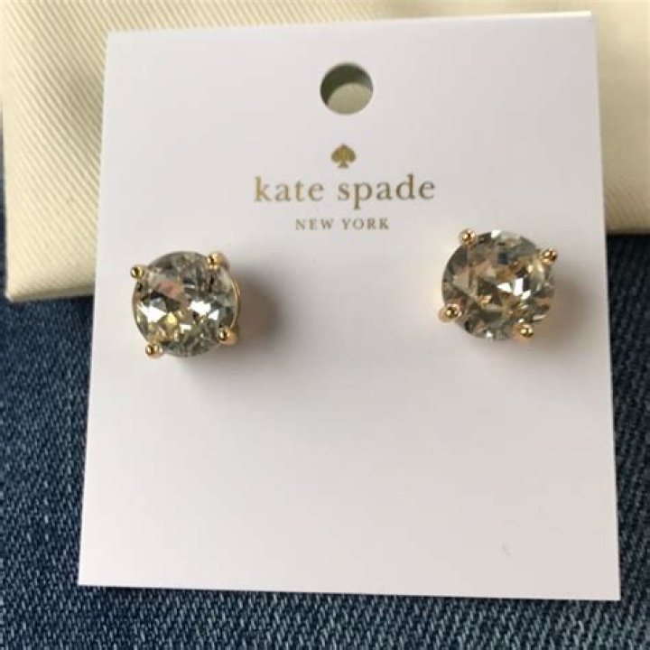 Kate Spade Earrings: A Stylish Accessory for Every Occasion