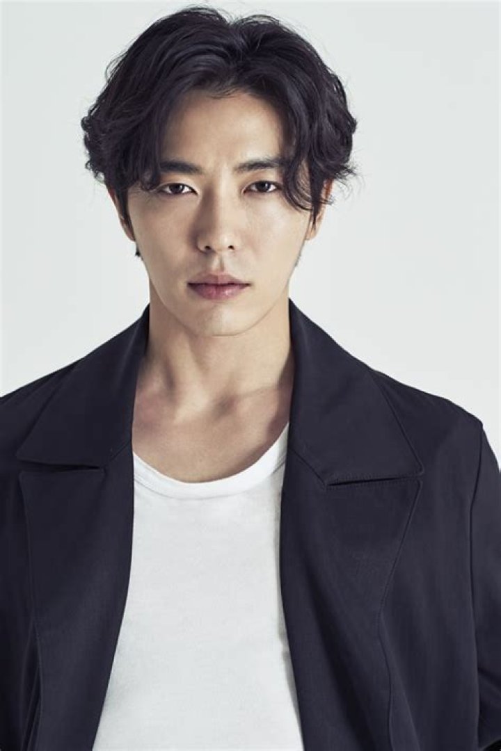 Exploring the Life and Career of Kim Jae-wook: A Multifaceted Actor and Model