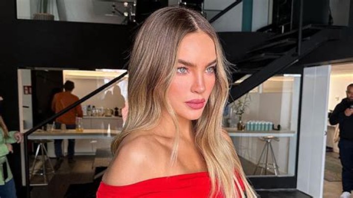 La Cantante Belinda: A Comprehensive Look at the Iconic Singer's Life and Career