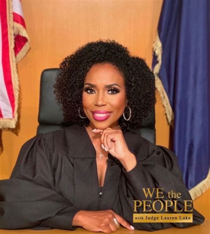 Lake Lauren: Stunning Scenery & Photos