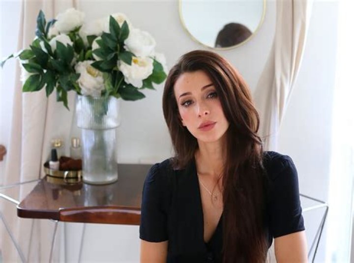 Lelasohan Erome: The Rising Star Redefining Creativity in the Digital Age