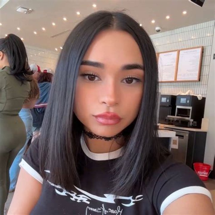 Lelasohna Erime: The Rising Star in the Music Industry