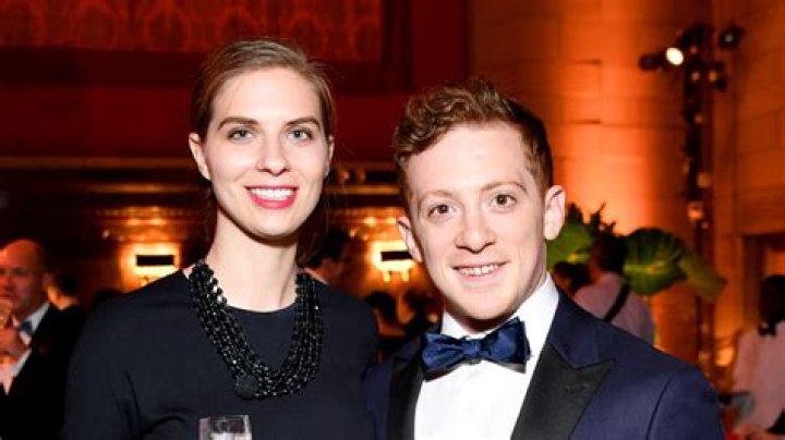 Lilly Jay: A Rising Star in the Music Industry