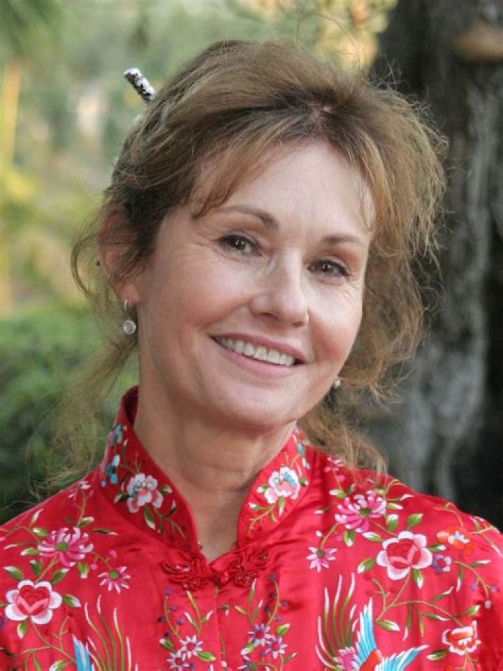 Lori Saunders: A Journey Through the Life and Career of a Television Icon