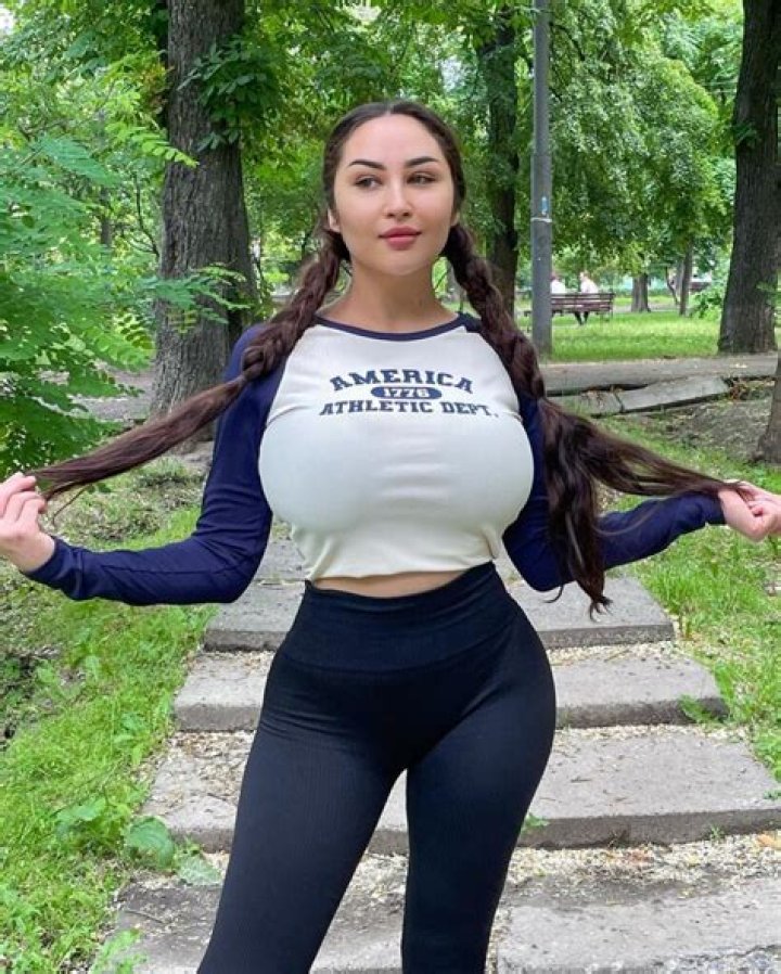 Unveiling the Life of Lousia Khovanski: A Journey Through Fame and Passion