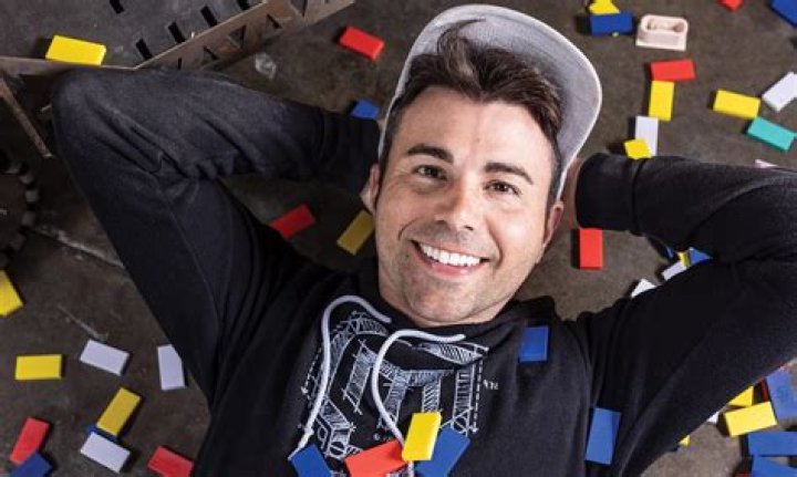 Exploring the World of Mark Rober: A Genius in Innovation and Entertainment