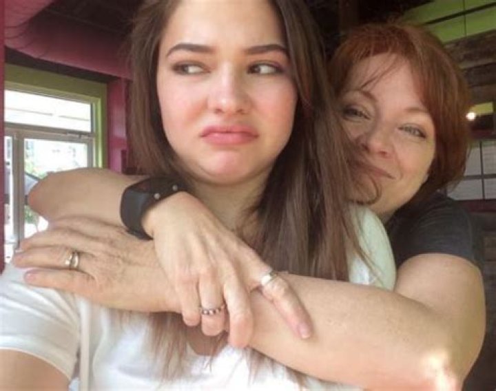 Discover the Timeless Music of Pam Cline: Country Music's Enduring Icon