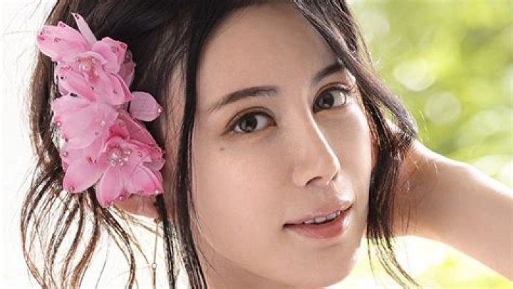 Riran Akame: The Rising Star in the Entertainment Industry