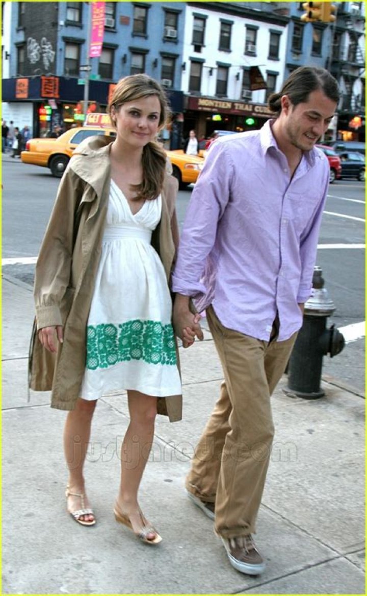 River Russell Deary: Scenic Beauty & Hiking Trails