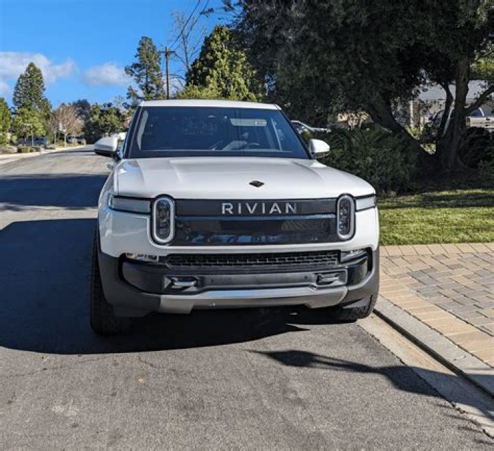 [RIVIAN] Rivian Lights Shine Brighter Than Ever [REVIEW]