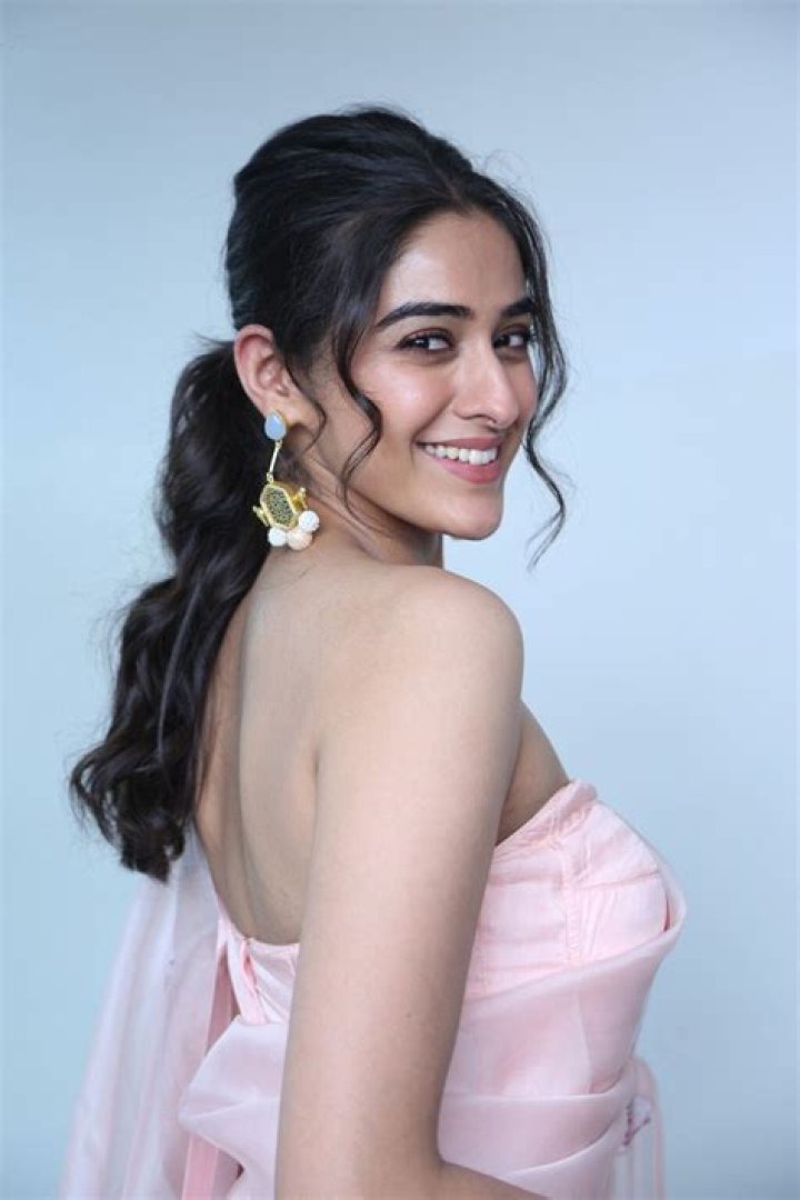 Sakshi Vaidya: Rising Star in the Entertainment Industry