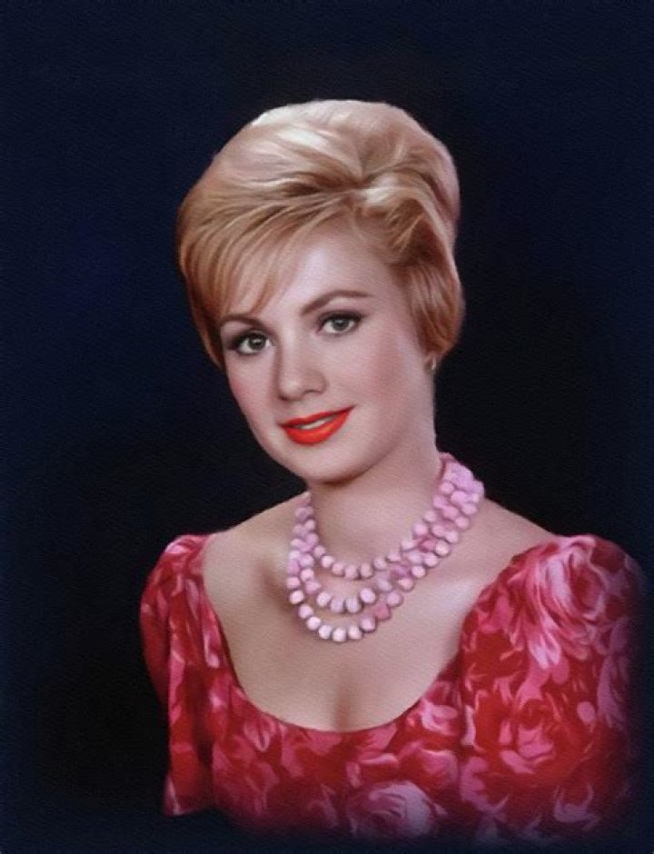 Shirley Jones: Actress - Iconic Roles & Career Highlights