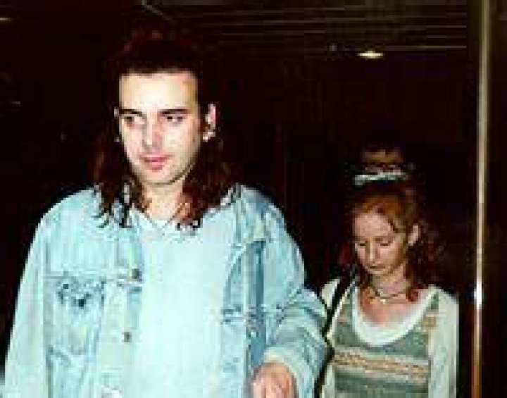 Simon Gallup's Wife: Meet the Partner of the Inspirational Bassist