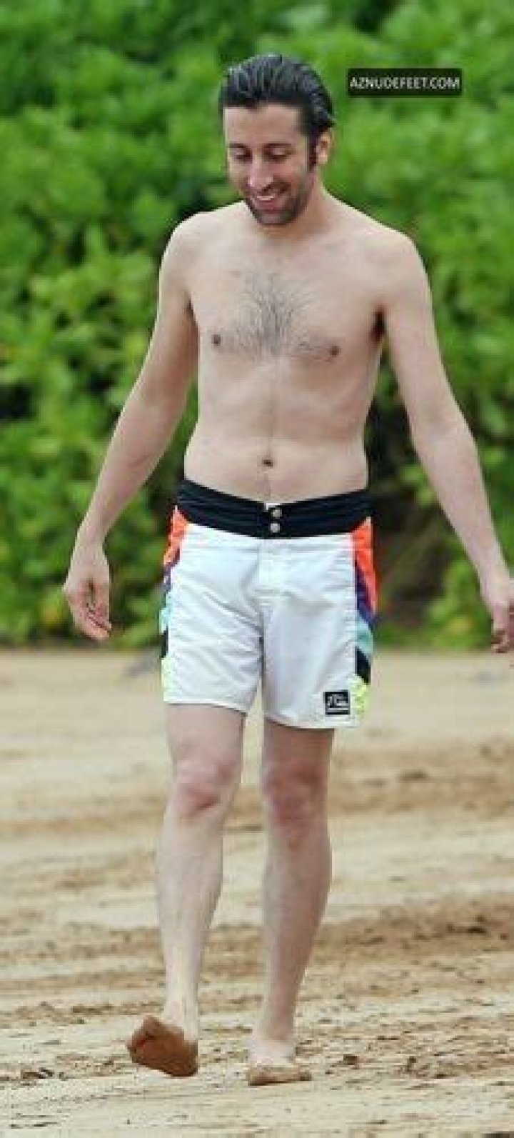 Simon Helberg Feet: Exploring the Unique Traits and Fascinating Facts About the Beloved Actor