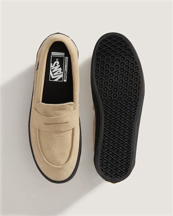 Exploring the Timeless Appeal of Slip-On Shoes: Vans Edition
