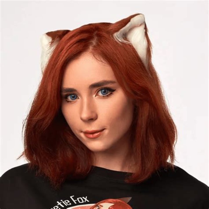 Sweetie Fox: Unveiling the Enchanting World of a Digital Sensation