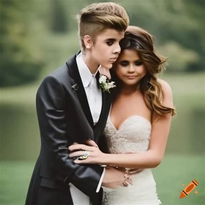 Through the Lens of Love: Exploring the Iconic Photos of Justin Bieber and Selena Gomez