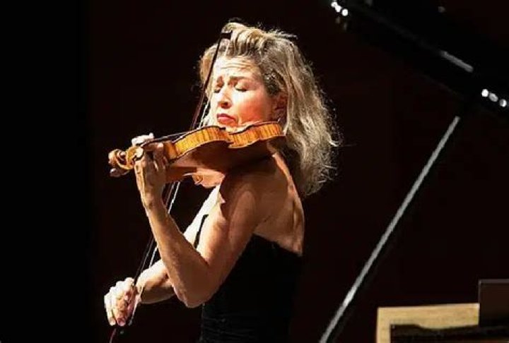 The World of Top Violinists: Masters of the Strings