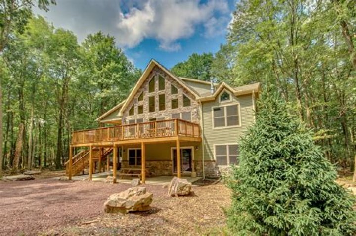 Best Pocono Vacation Rentals: Book Your Getaway Today!