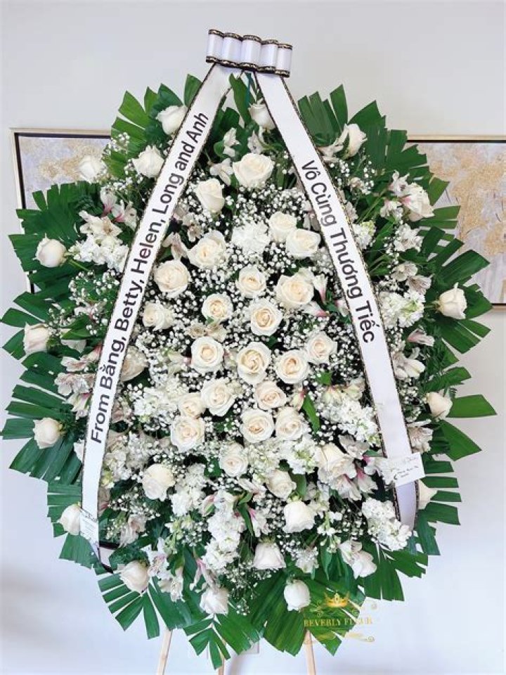 Vietnamese Funeral Spray: A Cultural and Emotional Tribute