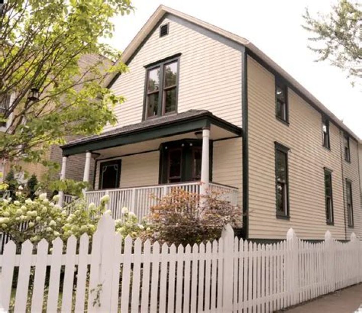 Walt Disney Birthplace: Discover His Humble Beginnings