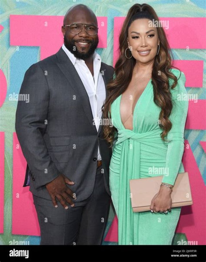 Wanya Morris Wife: Is She Married?