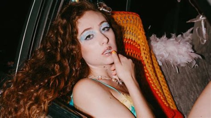 Chappell Roan Height: How Tall is She?